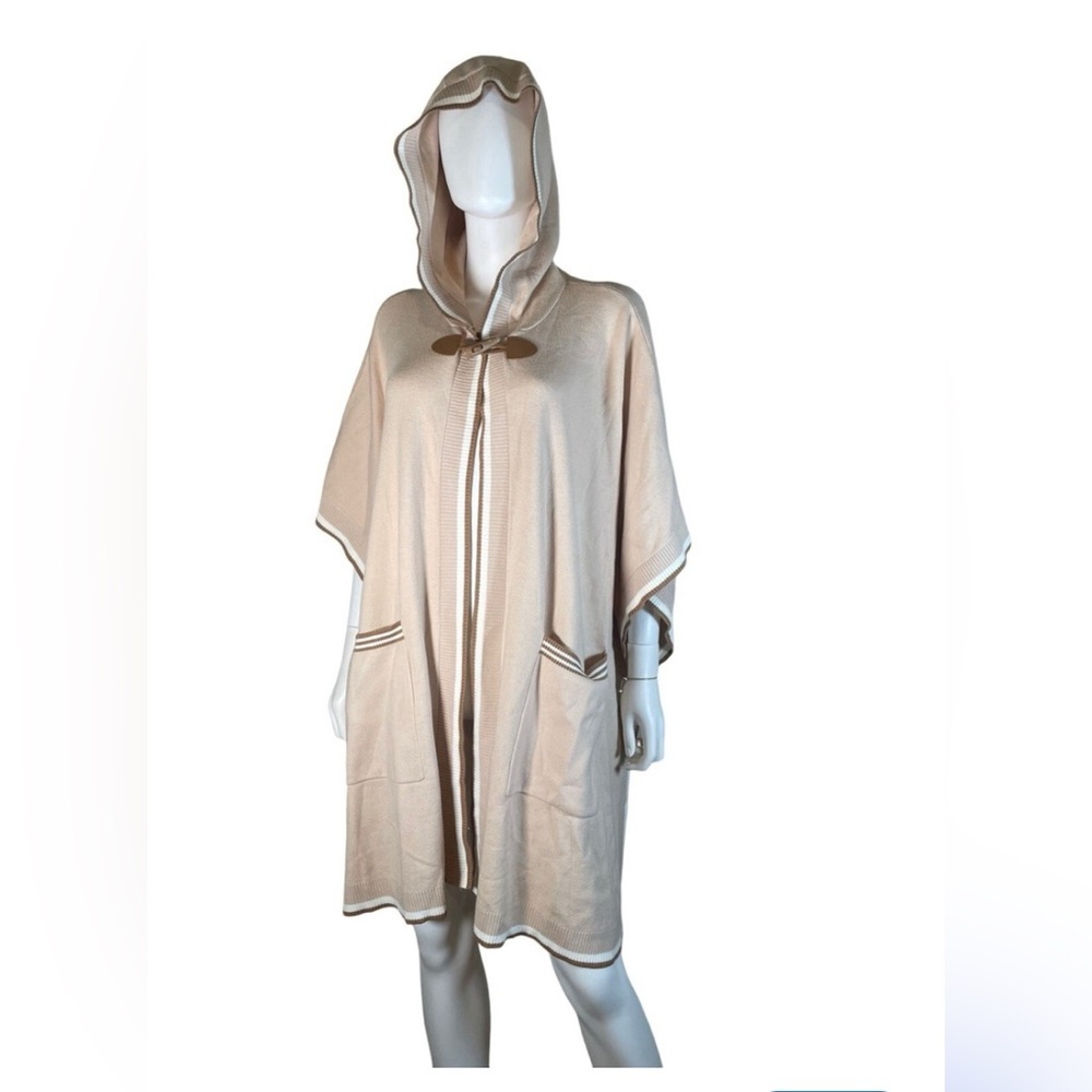 ecru Hooded Serape. NWT